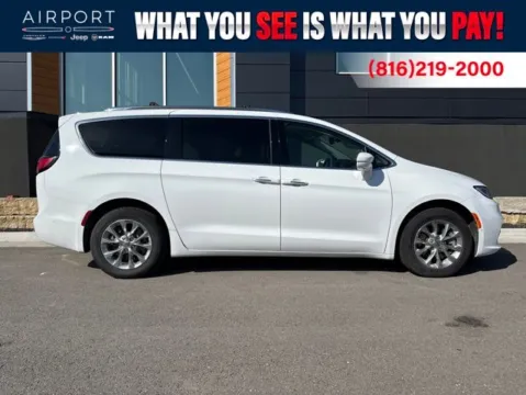 White 2021 Chrysler Pacifica Touring L for sale in Platte City, MO