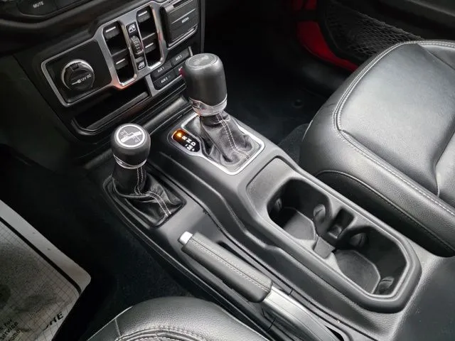 2022 Jeep Wrangler Unlimited Sahara - Photo 14