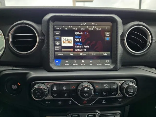 2022 Jeep Wrangler Unlimited Sahara - Photo 13