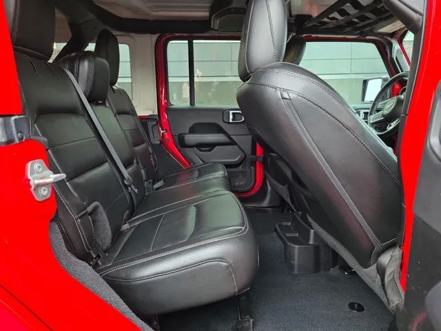 2022 Jeep Wrangler Unlimited Sahara - Photo 10