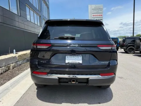 More photos of 2023 Jeep Grand Cherokee Limited at Airport Chrysler Dodge Jeep Ram, MO