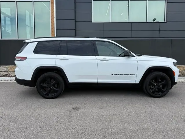 Used 2023 Jeep Grand Cherokee L Altitude with VIN 1C4RJKAG5P8839780 for sale in Kansas City