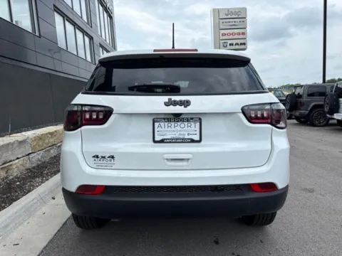 More photos of 2026 Jeep Compass Latitude at Airport Chrysler Dodge Jeep Ram, MO