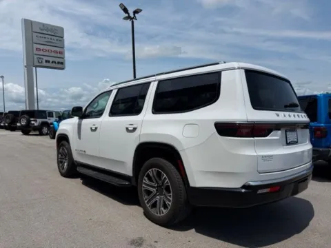 More photos of 2024 Jeep Wagoneer at Airport Chrysler Dodge Jeep Ram, MO