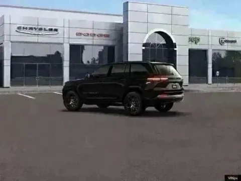 More photos of 2026 Jeep Grand Cherokee Summit at Airport Chrysler Dodge Jeep Ram, MO