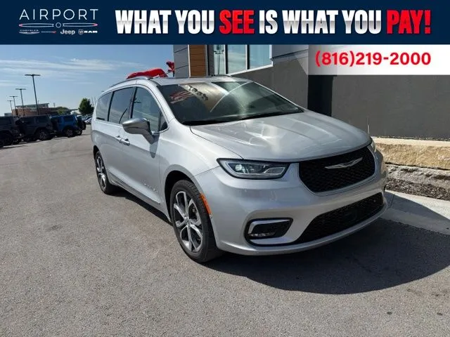 2024 Chrysler Pacifica Pinnacle AWD's photo