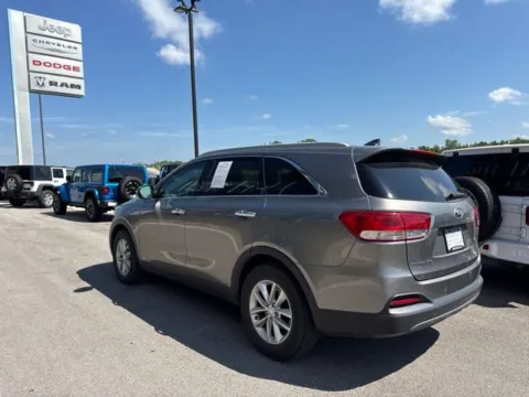 More photos of 2017 Kia Sorento LX at Airport Chrysler Dodge Jeep Ram, MO