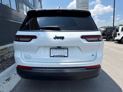 More photos of 2026 Jeep Grand Cherokee L Limited at Airport Chrysler Dodge Jeep Ram, MO