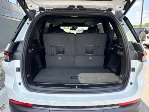 More photos of 2026 Jeep Grand Cherokee L Limited at Airport Chrysler Dodge Jeep Ram, MO