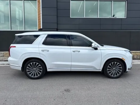 Photos of 2025 Hyundai Palisade Calligraphy for sale in Platte City, MO at Airport Chrysler Dodge Jeep Ram