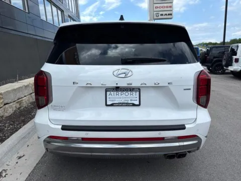 More photos of 2025 Hyundai Palisade Calligraphy at Airport Chrysler Dodge Jeep Ram, MO