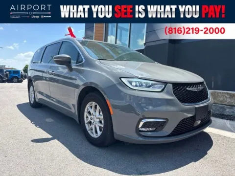 Gray 2023 Chrysler Pacifica Touring L for sale in Platte City, MO