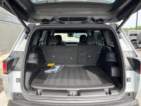 More photos of 2026 Jeep Cherokee Limited at Airport Chrysler Dodge Jeep Ram, MO
