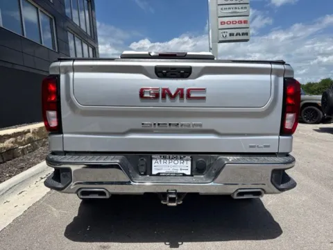 More photos of 2022 GMC Sierra 1500 SLE at Airport Chrysler Dodge Jeep Ram, MO