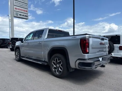 More photos of 2022 GMC Sierra 1500 SLE at Airport Chrysler Dodge Jeep Ram, MO