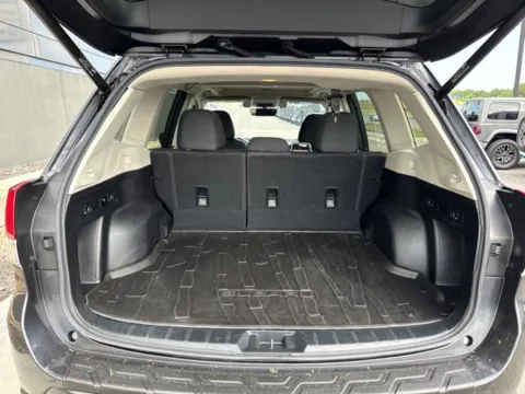 More photos of 2019 Subaru Forester Premium at Airport Chrysler Dodge Jeep Ram, MO