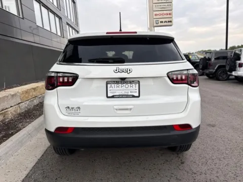 More photos of 2023 Jeep Compass Sport at Airport Chrysler Dodge Jeep Ram, MO