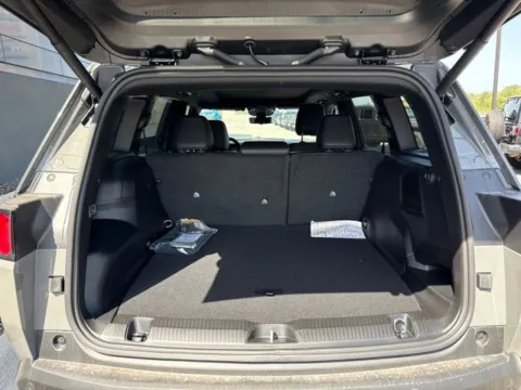More photos of 2026 Jeep Cherokee Overland at Airport Chrysler Dodge Jeep Ram, MO