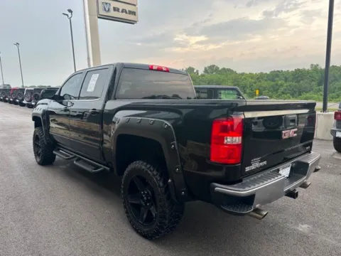 More photos of 2017 GMC Sierra 1500 SLE at Airport Chrysler Dodge Jeep Ram, MO