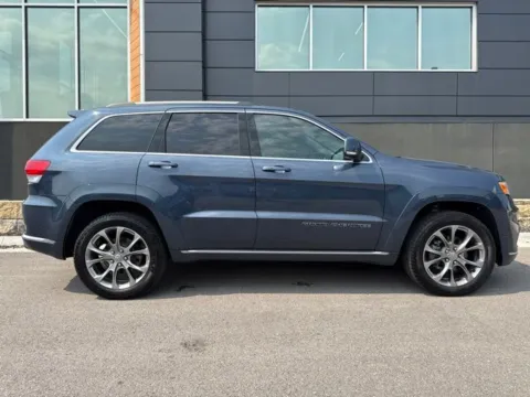 Photos of 2019 Jeep Grand Cherokee Summit for sale in Platte City, MO at Airport Chrysler Dodge Jeep Ram