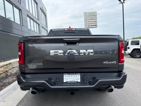 More photos of 2027 Ram 1500 Laramie at Airport Chrysler Dodge Jeep Ram, MO