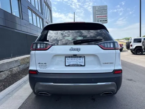 More photos of 2020 Jeep Cherokee Limited at Airport Chrysler Dodge Jeep Ram, MO