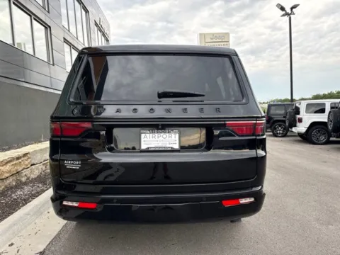 More photos of 2025 Jeep Wagoneer Series II at Airport Chrysler Dodge Jeep Ram, MO