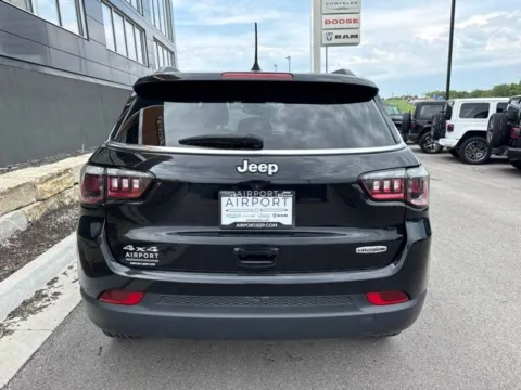 More photos of 2022 Jeep Compass Latitude Lux at Airport Chrysler Dodge Jeep Ram, MO