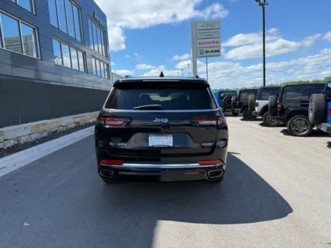 More photos of 2021 Jeep Grand Cherokee L Overland at Airport Chrysler Dodge Jeep Ram, MO