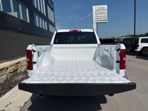 More photos of 2027 Ram 1500 Laramie at Airport Chrysler Dodge Jeep Ram, MO