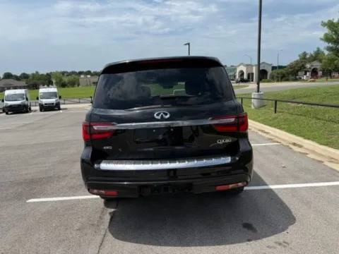 More photos of 2023 INFINITI QX80 Premium Select at Airport Chrysler Dodge Jeep Ram, MO
