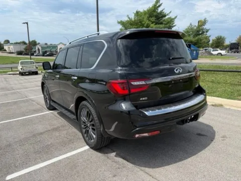 More photos of 2023 INFINITI QX80 Premium Select at Airport Chrysler Dodge Jeep Ram, MO