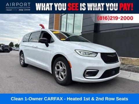 White 2024 Chrysler Pacifica Limited for sale in Platte City, MO