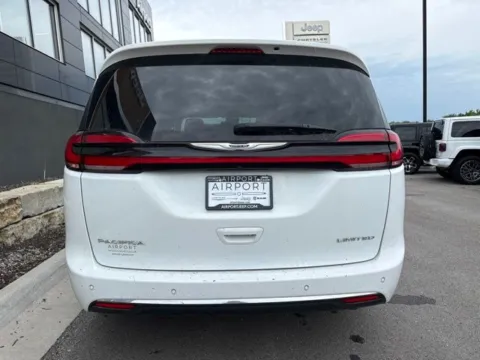 More photos of 2024 Chrysler Pacifica Limited at Airport Chrysler Dodge Jeep Ram, MO
