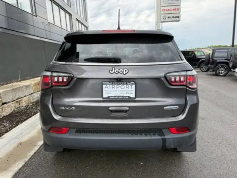More photos of 2022 Jeep Compass Latitude at Airport Chrysler Dodge Jeep Ram, MO
