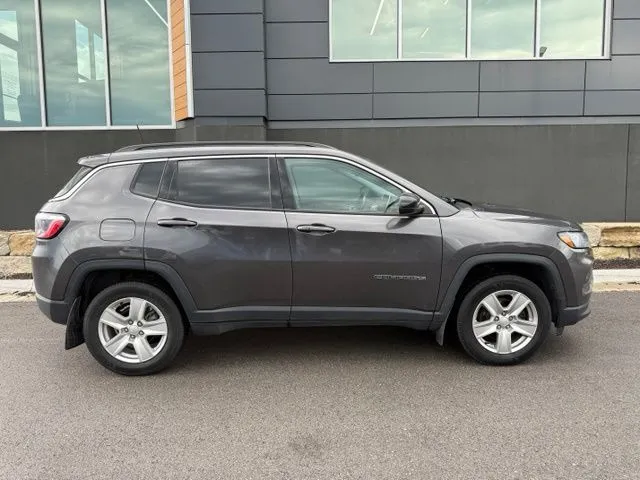 Used 2022 Jeep Compass Latitude with VIN 3C4NJDBB7NT107968 for sale in Kansas City