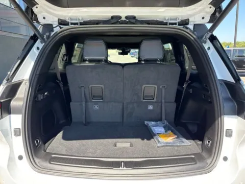 More photos of 2027 Jeep Grand Cherokee L Limited at Airport Chrysler Dodge Jeep Ram, MO