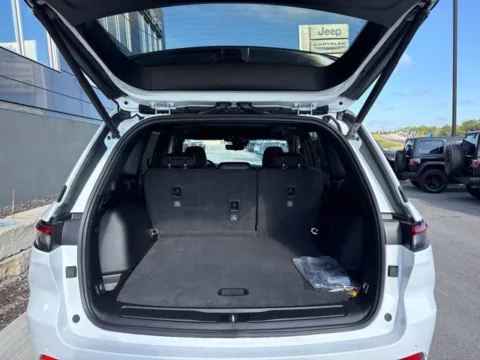 More photos of 2027 Jeep Grand Cherokee Limited Reserve at Airport Chrysler Dodge Jeep Ram, MO