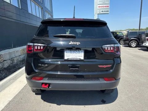 More photos of 2024 Jeep Compass Trailhawk at Airport Chrysler Dodge Jeep Ram, MO