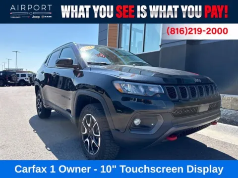Black 2024 Jeep Compass Trailhawk for sale in Platte City, MO