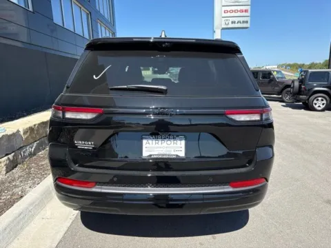 More photos of 2027 Jeep Grand Cherokee Limited Reserve at Airport Chrysler Dodge Jeep Ram, MO