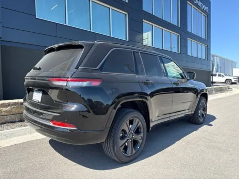 Another view of 2027 Jeep Grand Cherokee Limited Reserve for sale in Platte City, MO at Airport Chrysler Dodge Jeep Ram