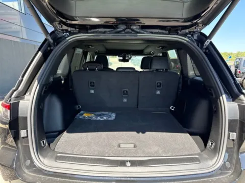 More photos of 2027 Jeep Grand Cherokee Limited Reserve at Airport Chrysler Dodge Jeep Ram, MO