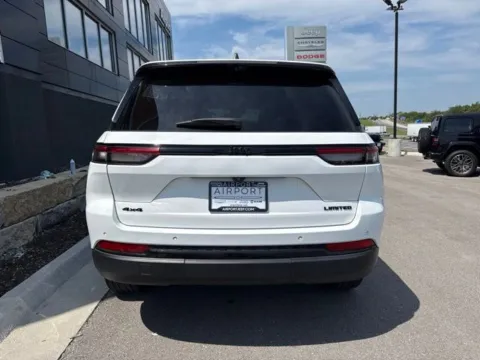 More photos of 2023 Jeep Grand Cherokee Limited at Airport Chrysler Dodge Jeep Ram, MO
