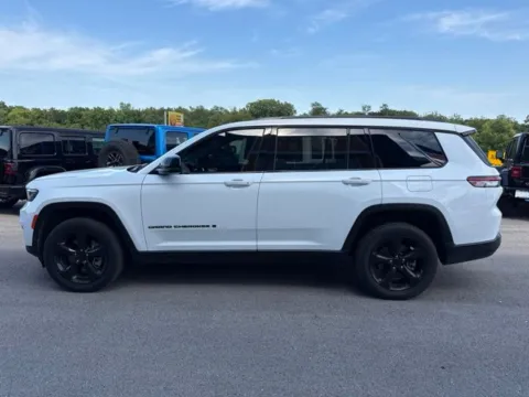 More photos of 2023 Jeep Grand Cherokee L Altitude X at Airport Chrysler Dodge Jeep Ram, MO