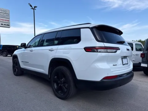 More photos of 2023 Jeep Grand Cherokee L Altitude X at Airport Chrysler Dodge Jeep Ram, MO
