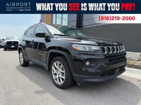 Black 2024 Jeep Compass Latitude Lux for sale in Platte City, MO