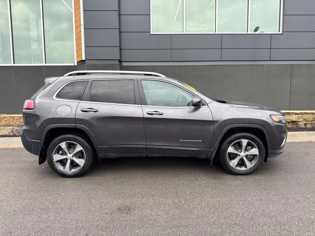 Used 2019 Jeep Cherokee Limited with VIN 1C4PJMDX5KD491221 for sale in Kansas City
