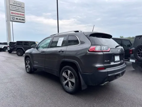 More photos of 2019 Jeep Cherokee Limited at Airport Chrysler Dodge Jeep Ram, MO