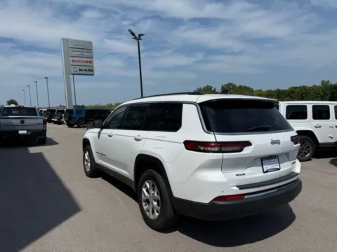 More photos of 2023 Jeep Grand Cherokee L Limited at Airport Chrysler Dodge Jeep Ram, MO